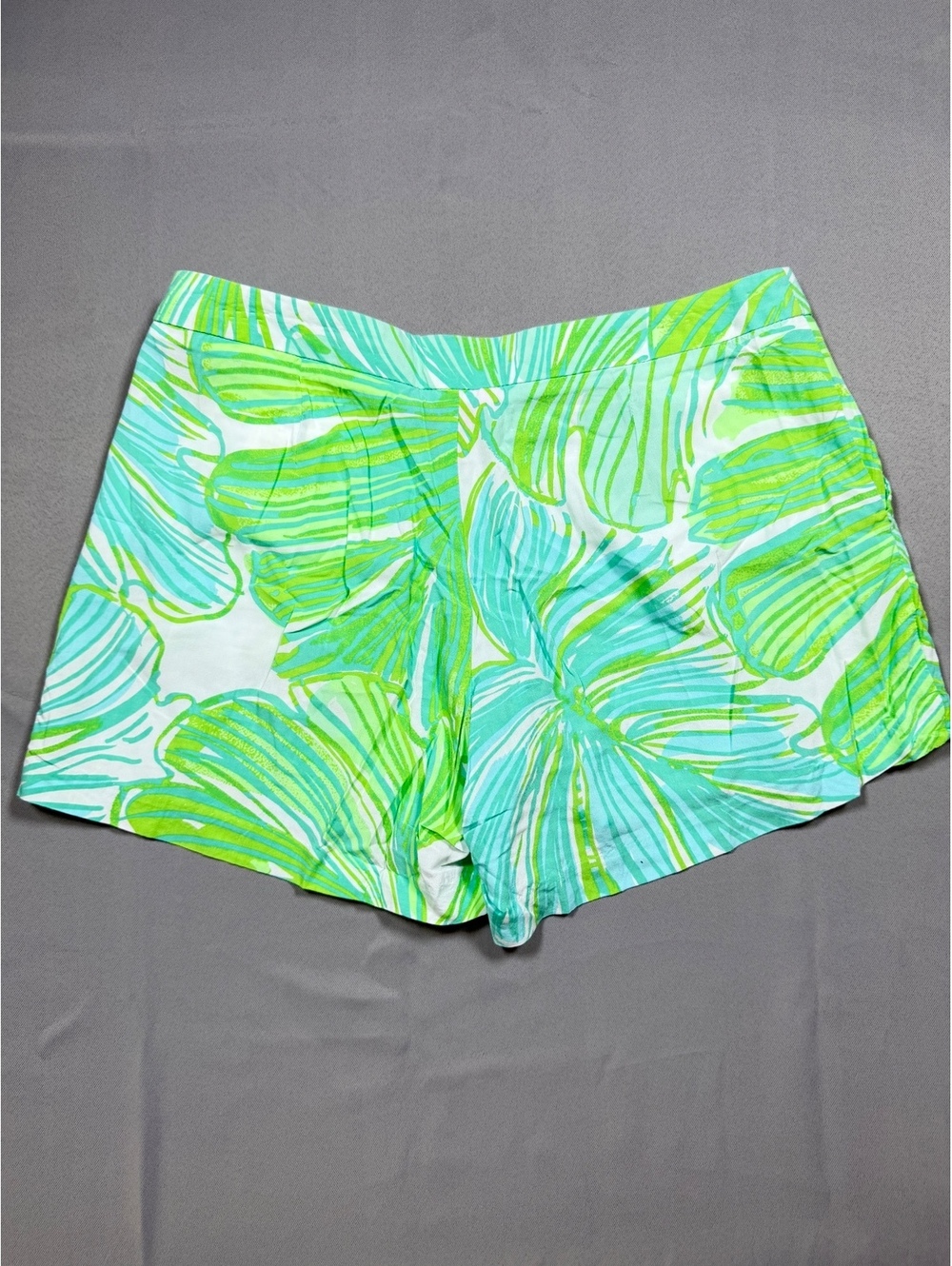 Lilly Pulitzer green tropical print shorts